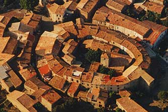 AIGNE - Circular village built in 1000