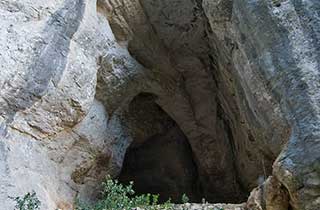 Entrée de la grotte d'Aldène